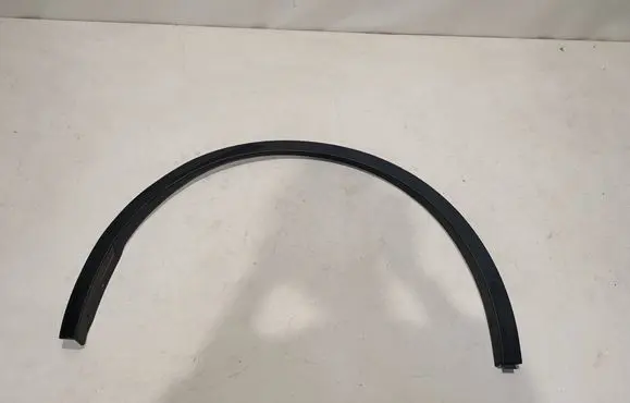 Tesla Model Y Front arch trim 165869100A
