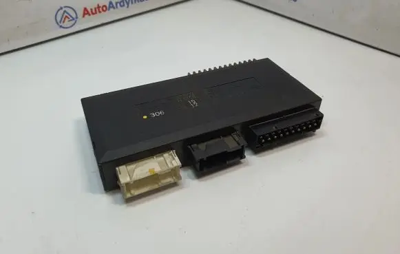 BMW 5 E39 Central body control module 8372141 61358372141