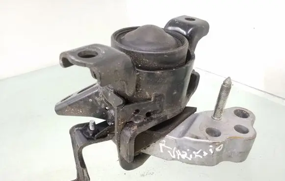 Toyota RAV 4 (XA40) Engine mount bracket