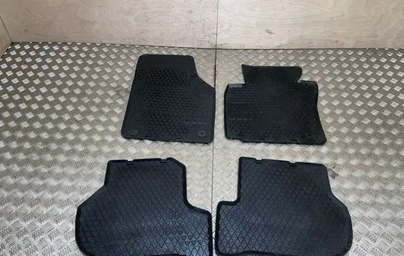 Volkswagen Golf V Car floor mat set 5M1061501A 1K1061501A 1K1061511