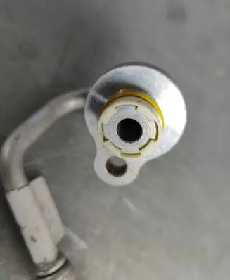 Volvo C40 Air conditioning (A/C) pipe/hose 32226958