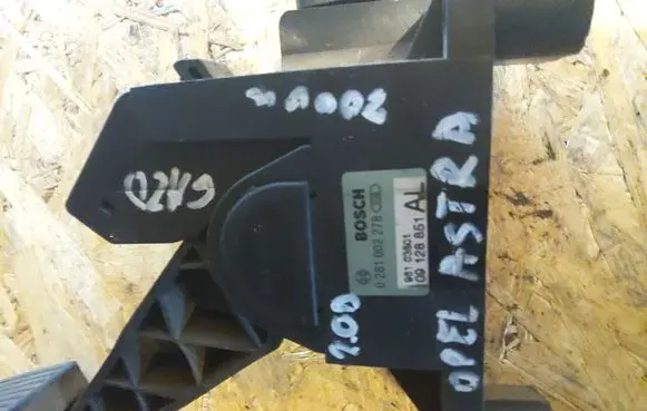Opel Astra G Accelerator throttle pedal 0281002278 96103501 09128851