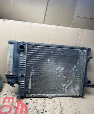 BMW 5 E34 Coolant radiator 1712835