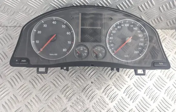 Volkswagen Golf V Speedometer (instrument cluster) 1K0920861B V0020000 VWZ7Z0D0116894