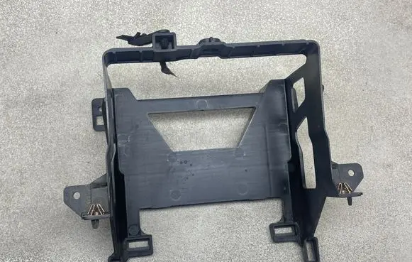 Radio/GPS head unit trim