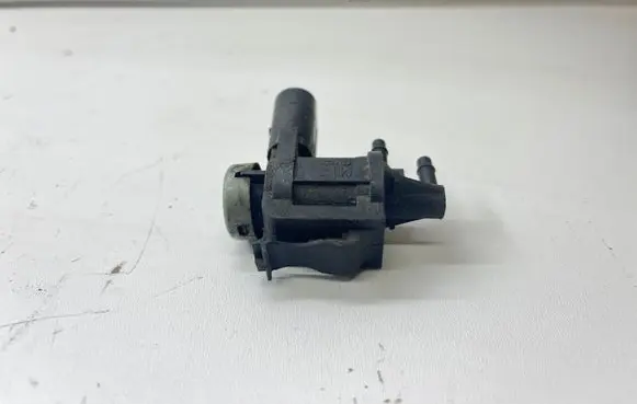 Volkswagen Touran I Turbo solenoid valve 1K0906283A