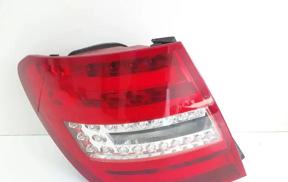 Mercedes-Benz C W204 Rear/tail lights 2048204664