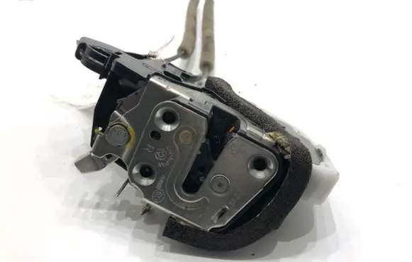 Nissan Leaf I (ZE0) Front door lock