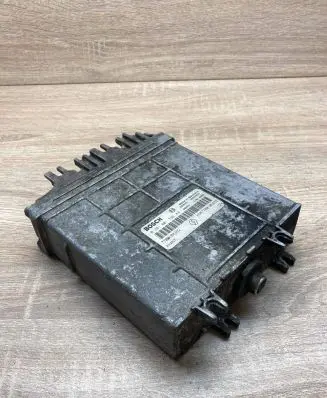 Renault Laguna I Engine control unit/module ECU HOM7700105952 0281001766 7700108382
