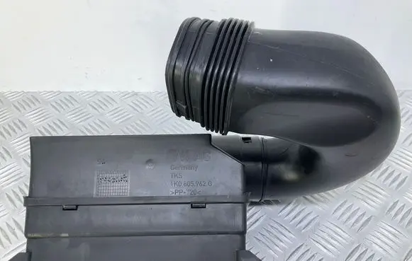 Volkswagen Eos Air intake duct part 1K0805962G 1K0129618CA