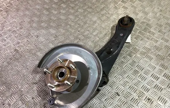 Rear wheel hub