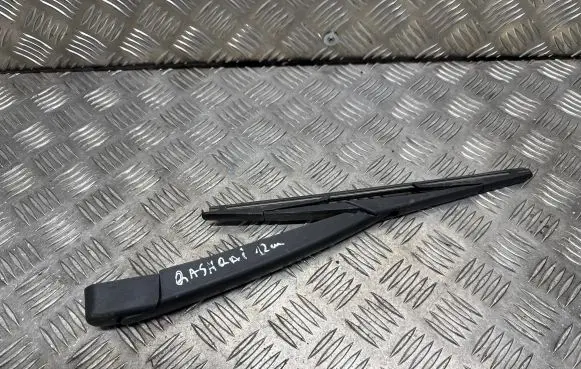 Rear wiper blade arm