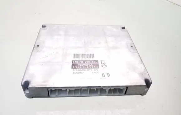 Toyota Avensis T250 Engine control unit/module 8966105691 MB1758008070 1CDFTV