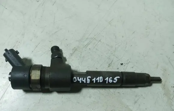Opel Zafira B Fuel injector 0445110165