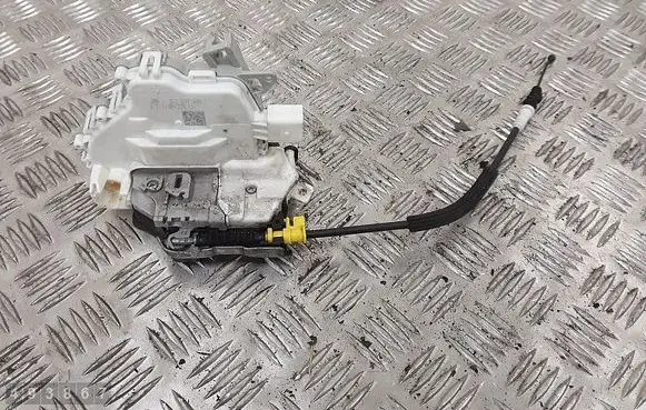 Audi Q3 F3 Front door lock ja68j2837016e