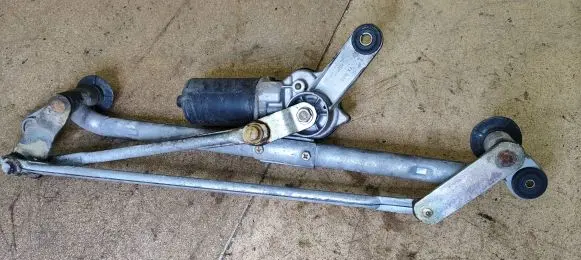 Nissan Murano Z50 Front wiper linkage and motor 28810CA000 K55A