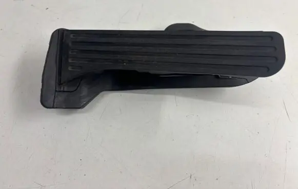 Audi Q3 8U Accelerator throttle pedal 1K2721503AR