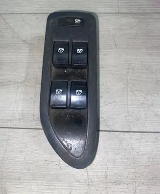 Renault Laguna II Electric window control switch 26515