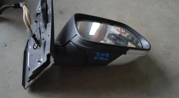 Volkswagen Polo Front door electric wing mirror 5620