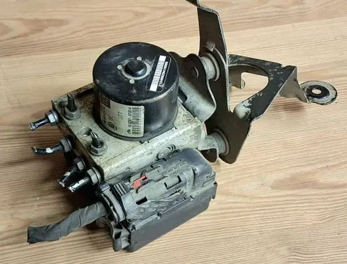 Volkswagen Caddy ABS Pump 1K0907379AF 000404913D1 10097003213