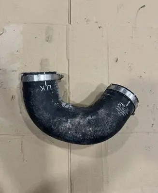 Audi Q7 4L Intercooler hose/pipe 4L0145972A