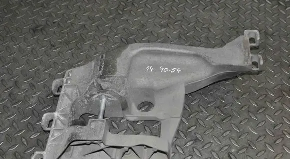 Jaguar F-Pace Gearbox mounting bracket HX736A026DE