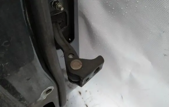 Ford Focus Rear door check strap stopper
