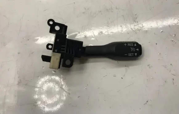 Toyota Corolla Verso AR10 Cruise control switch 8463234010 8463234011 18A174