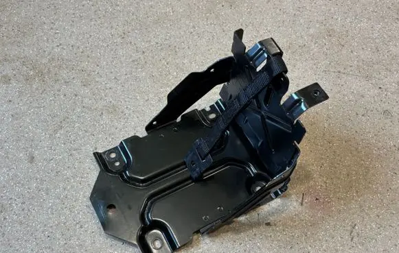 Battery bracket