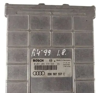 Audi A4 S4 B5 8D Engine control unit/module 8D0907557C 0261203938
