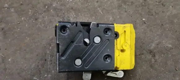 Volvo V70 Front door lock