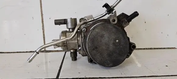 Audi A5 8T 8F Fuel injection high pressure pump 06H127025K 0261520055 1000322145