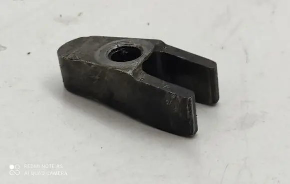 Mercedes-Benz CLK A209 C209 Fuel Injector clamp holder