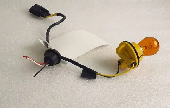 Dacia Spring Headlight/headlamp bulb 