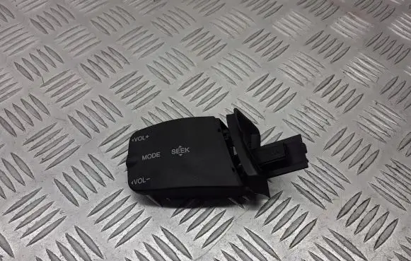Ford Focus Multifunctional control switch/knob 3M5T-14K147-AD