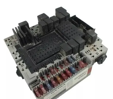 Volvo XC90 Fuse module 08696098
