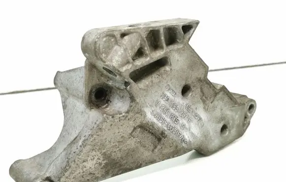 Volkswagen Touran I Engine mounting bracket 03G199207F V200KTS9