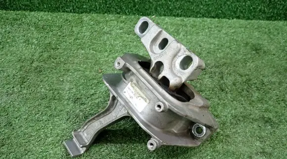 Volkswagen T-Roc Engine mount bracket 5WA199262AL