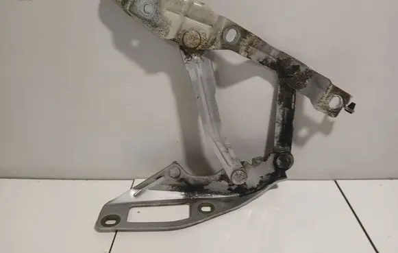 Audi TT Mk1 Engine bonnet/hood hinges 8N0823301