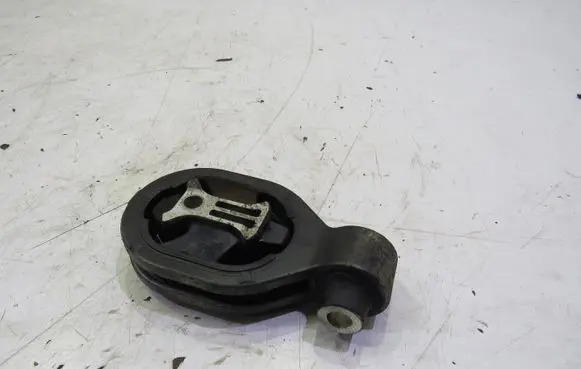 Nissan Juke I F15 Gearbox mounting bracket A8653110A