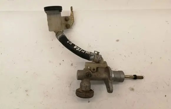 Nissan Almera N16 Clutch slave cylinder 