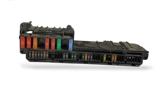 BMW 5 E60 E61 Fuse module 6957330 61146957330