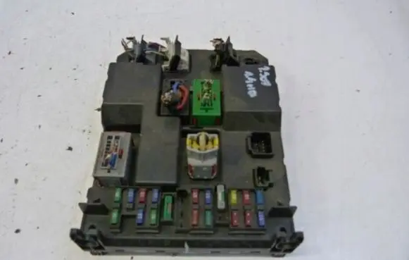 Peugeot 307 Comfort/convenience module 9651197380