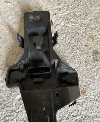 Volkswagen Touran I Tail light bulb cover holder 1T0945257
