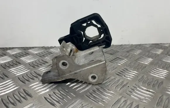 BMW 5 F10 F11 Radiator mount bracket 7186513 718651309