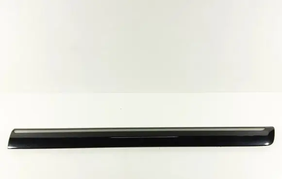 Suzuki XL7 I Front door trim (molding) 7752052D00