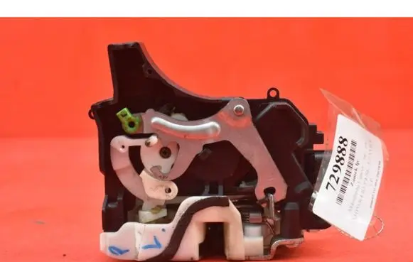 Mitsubishi Lancer VIII Front door lock