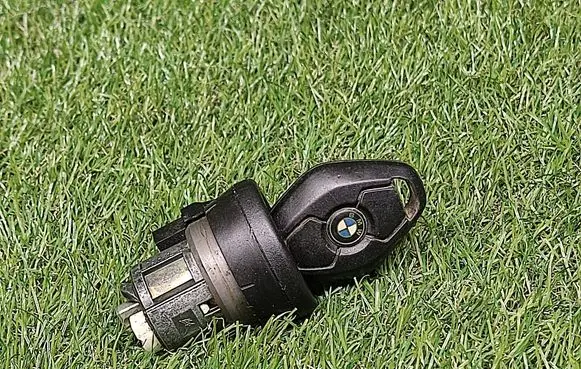 BMW 3 E46 Ignition lock contact 1094686 8363099 61358363099