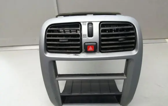 Mitsubishi Space Star Dash center air vent grill MR456712 MR270350 MR270205