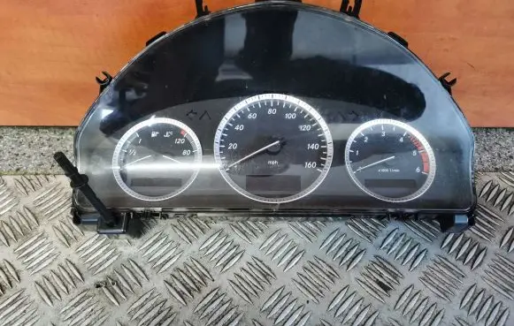 Mercedes-Benz C W204 Speedometer (instrument cluster) A2C53245324
